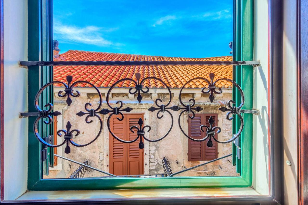 Old Stone House St Lawrence In The Heart Of Sibenik'S Old Town Leilighet Eksteriør bilde